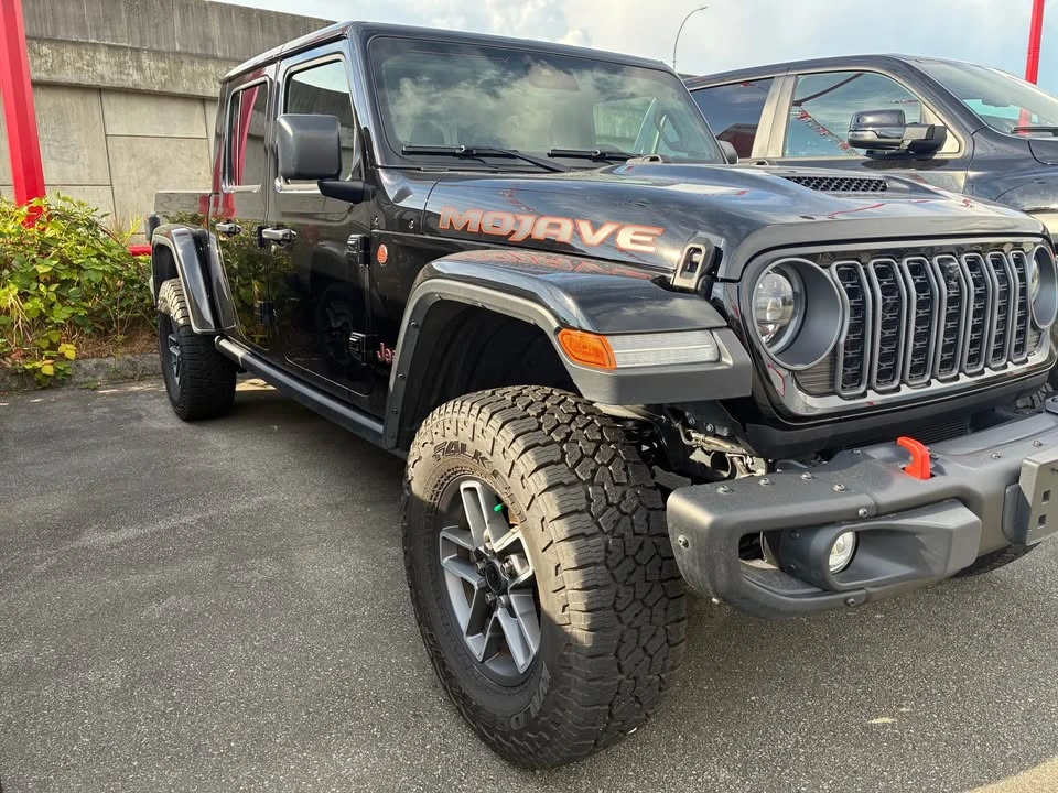 2025 Jeep JT Gladiator - Image 2 of 11