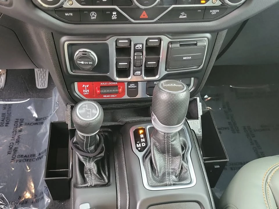 2025 Jeep JT Gladiator - Image 13 of 20