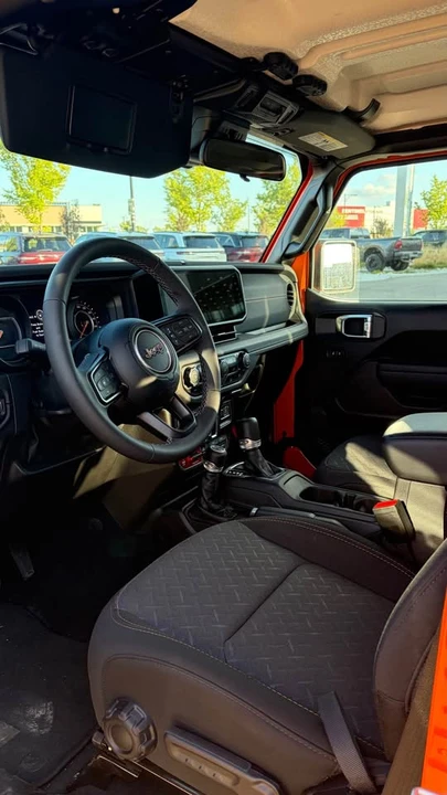 2025 Jeep JT Gladiator - Image 5 of 8