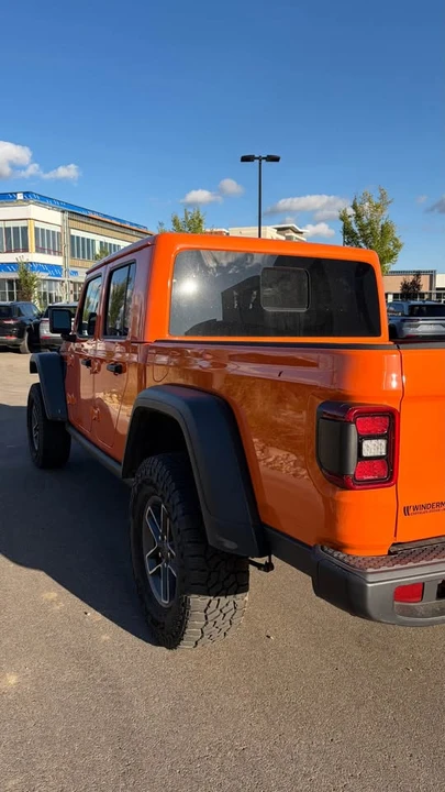 2025 Jeep JT Gladiator - Image 3 of 8
