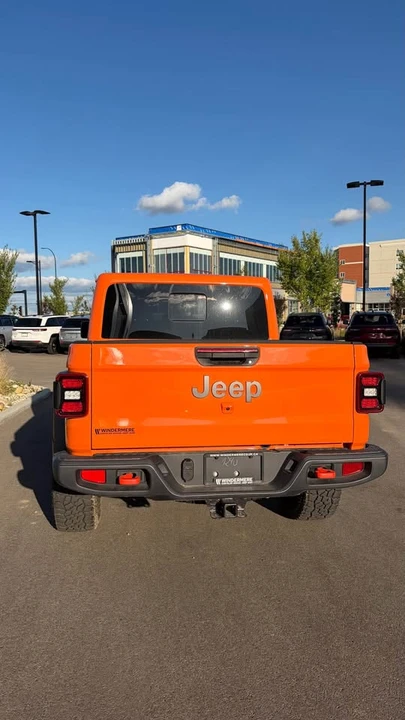 2025 Jeep JT Gladiator - Image 4 of 8
