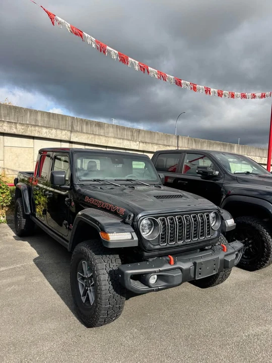2025 Jeep JT Gladiator - Image 2 of 5