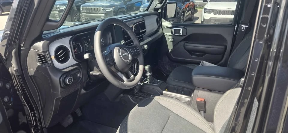 2025 Jeep JT Gladiator - Image 9 of 11