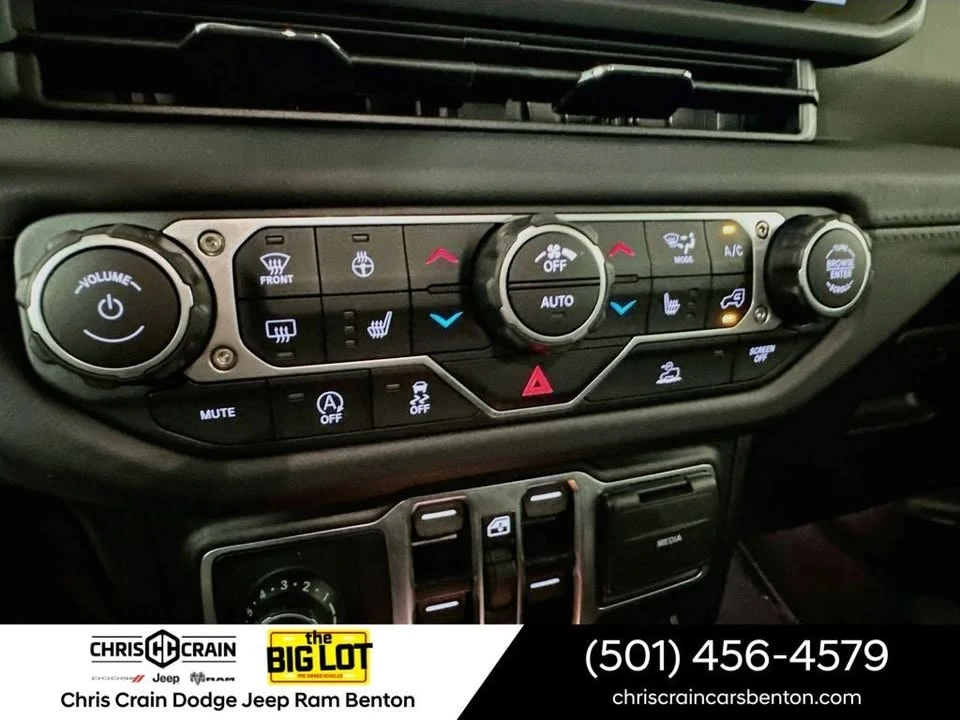2025 Jeep JT Gladiator - Image 18 of 20