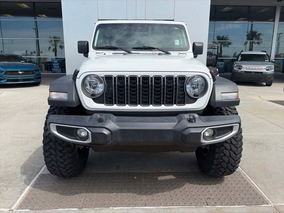 2025 Jeep JT Gladiator - Image 9 of 13