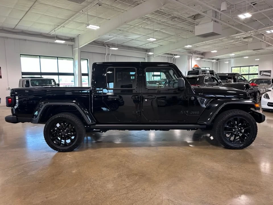 2025 Jeep JT Gladiator - Image 9 of 20