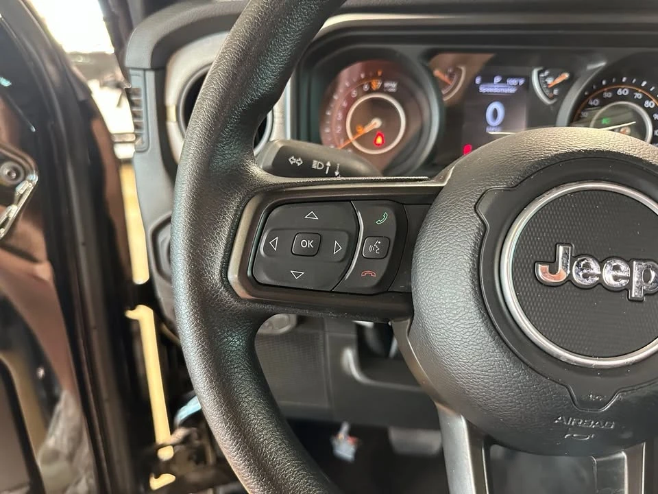 2025 Jeep JT Gladiator - Image 16 of 20