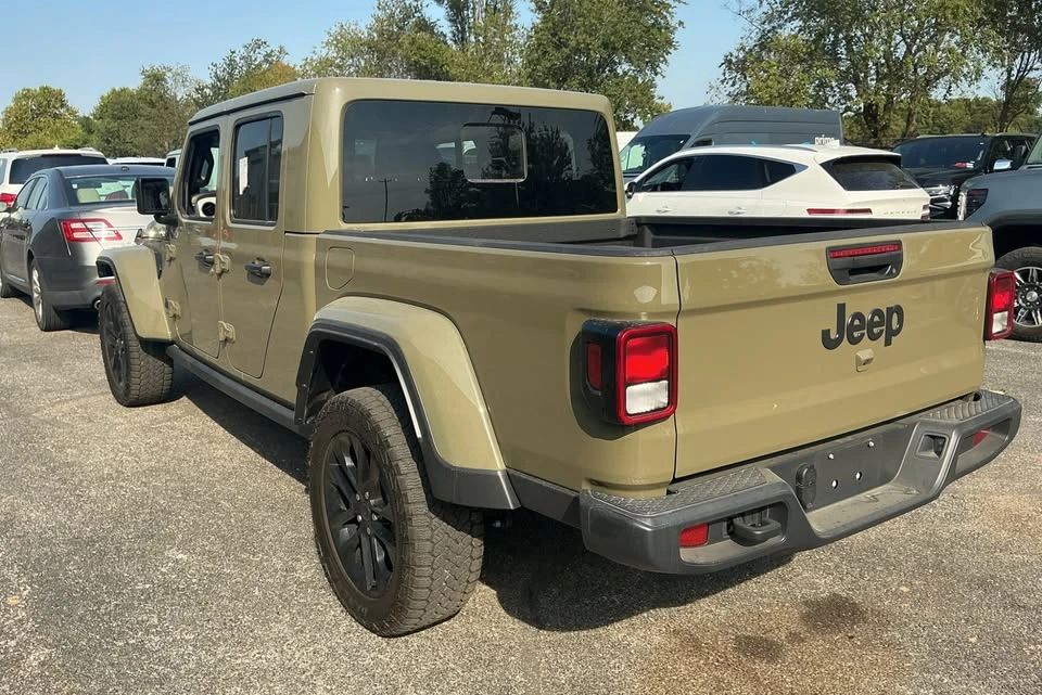 2025 Jeep JT Gladiator - Image 3 of 8