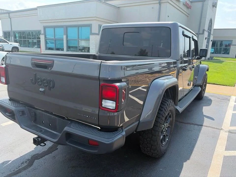2025 Jeep JT Gladiator - Image 10 of 20