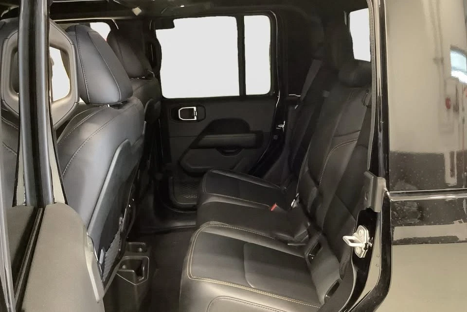 2025 Jeep JT Gladiator - Image 18 of 20
