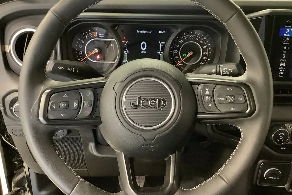 2025 Jeep JT Gladiator - Image 13 of 20