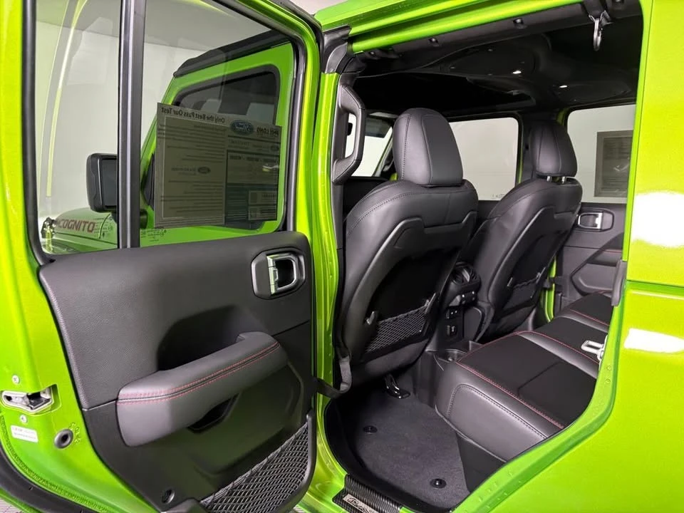 2025 Jeep JT Gladiator - Image 14 of 19