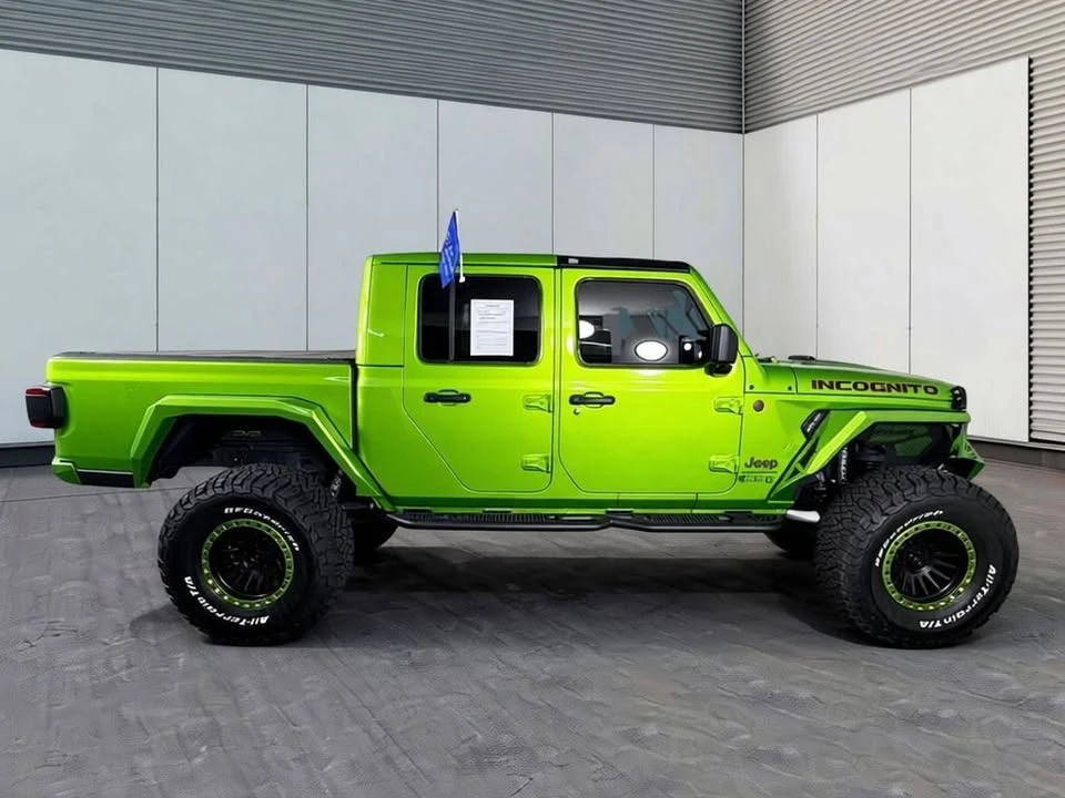 2025 Jeep JT Gladiator - Image 5 of 19