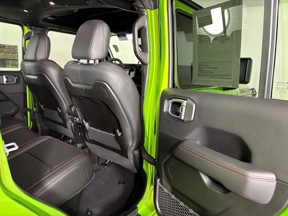 2025 Jeep JT Gladiator - Image 17 of 19