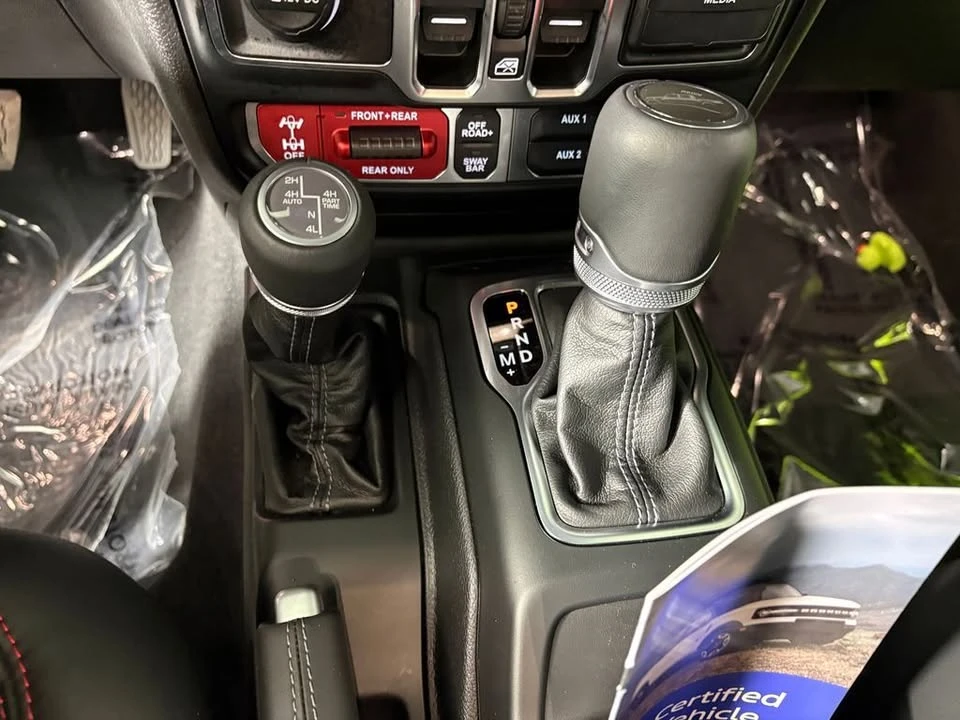 2025 Jeep JT Gladiator - Image 12 of 19