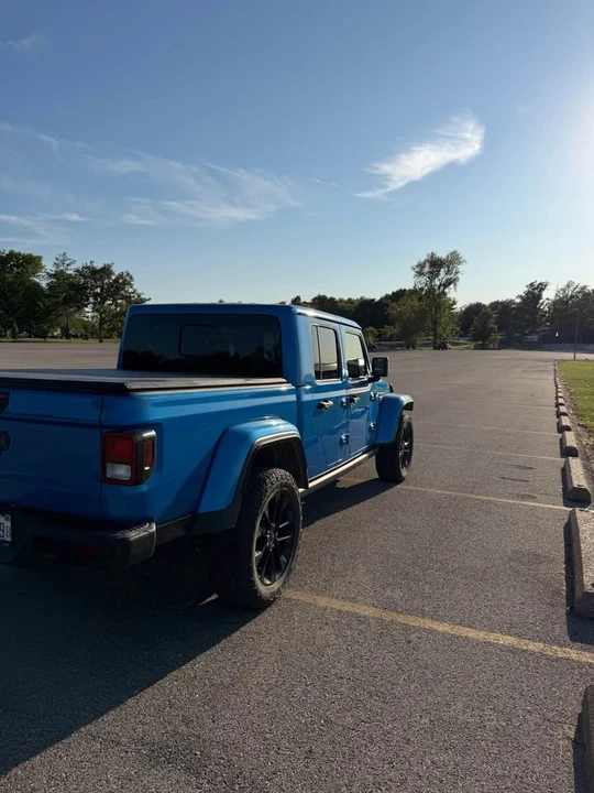 2025 Jeep JT Gladiator - Image 4 of 13