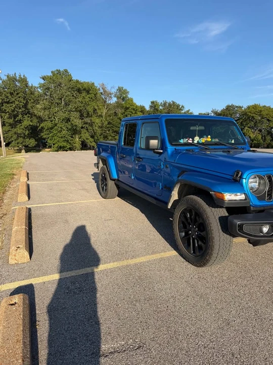 2025 Jeep JT Gladiator - Image 2 of 13