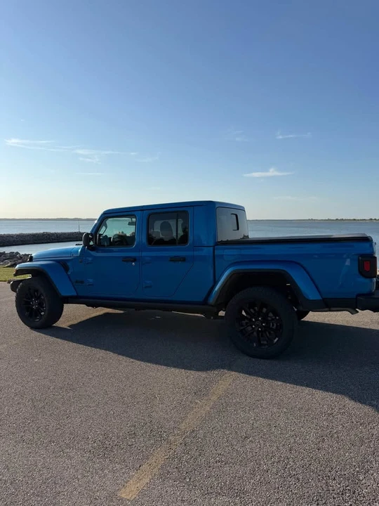 2025 Jeep JT Gladiator - Image 3 of 13