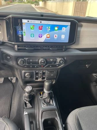 2025 Jeep JT Gladiator - Image 13 of 19