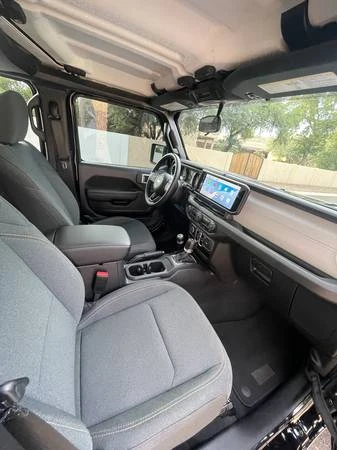 2025 Jeep JT Gladiator - Image 15 of 19