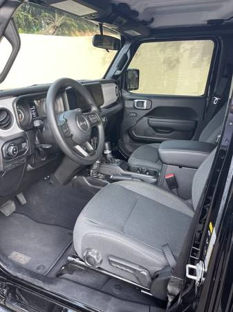 2025 Jeep JT Gladiator - Image 10 of 19