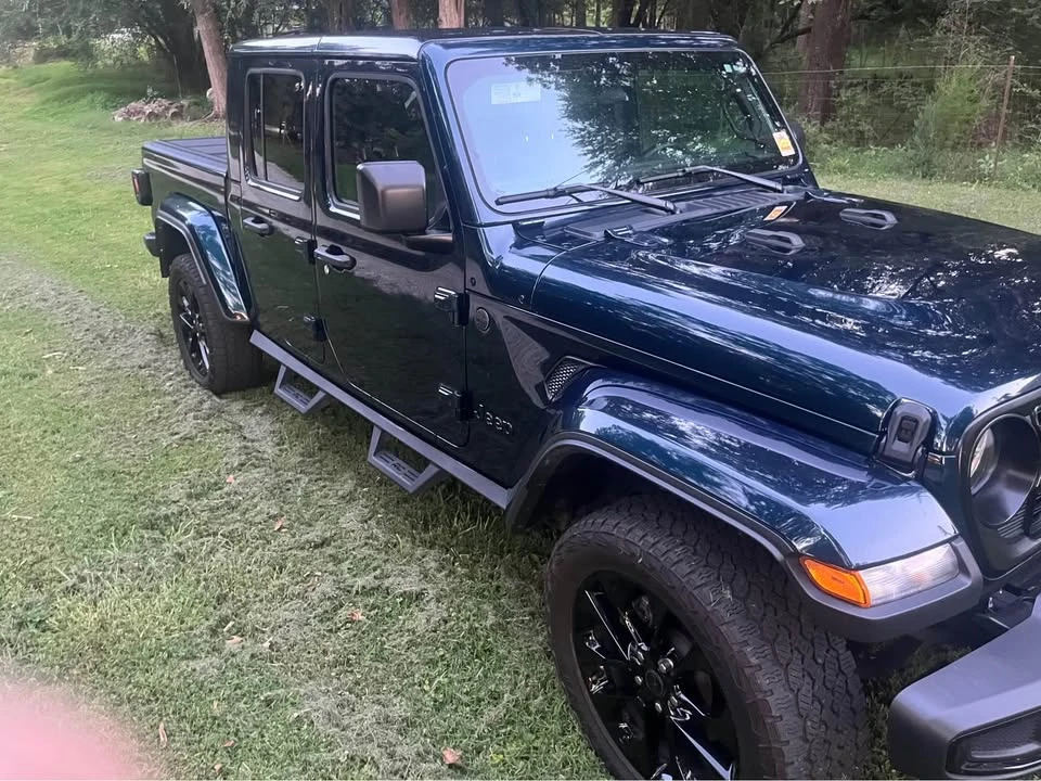 2025 Jeep JT Gladiator - Image 2 of 9