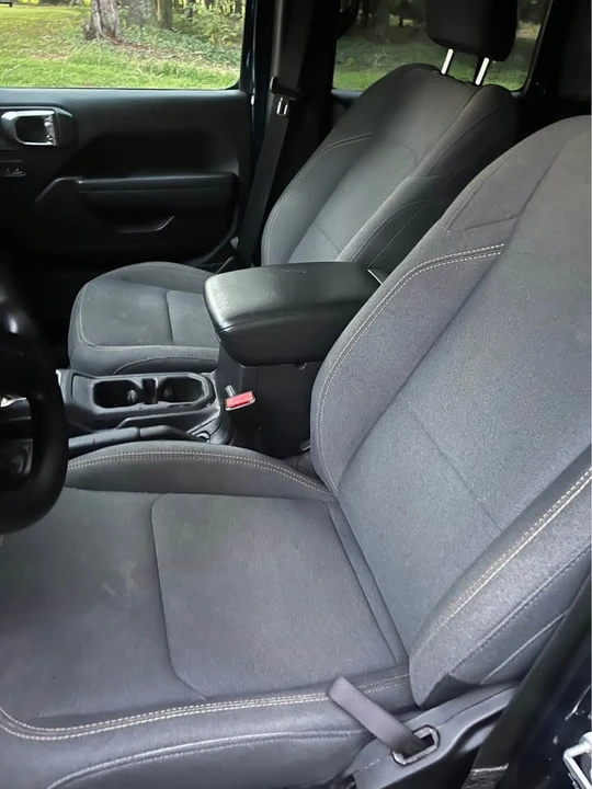 2025 Jeep JT Gladiator - Image 8 of 9