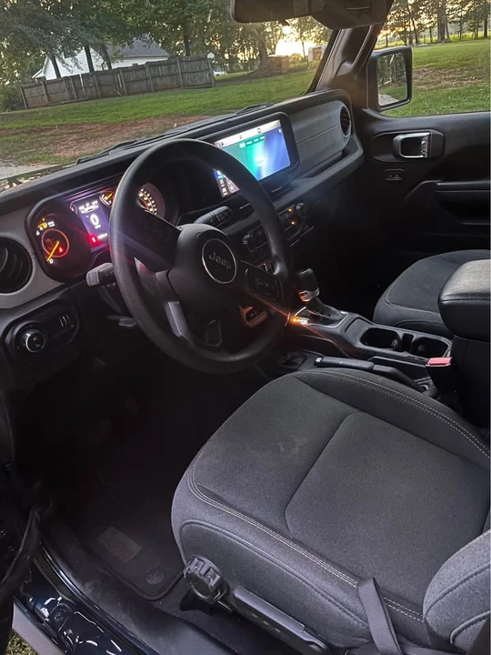 2025 Jeep JT Gladiator - Image 6 of 9