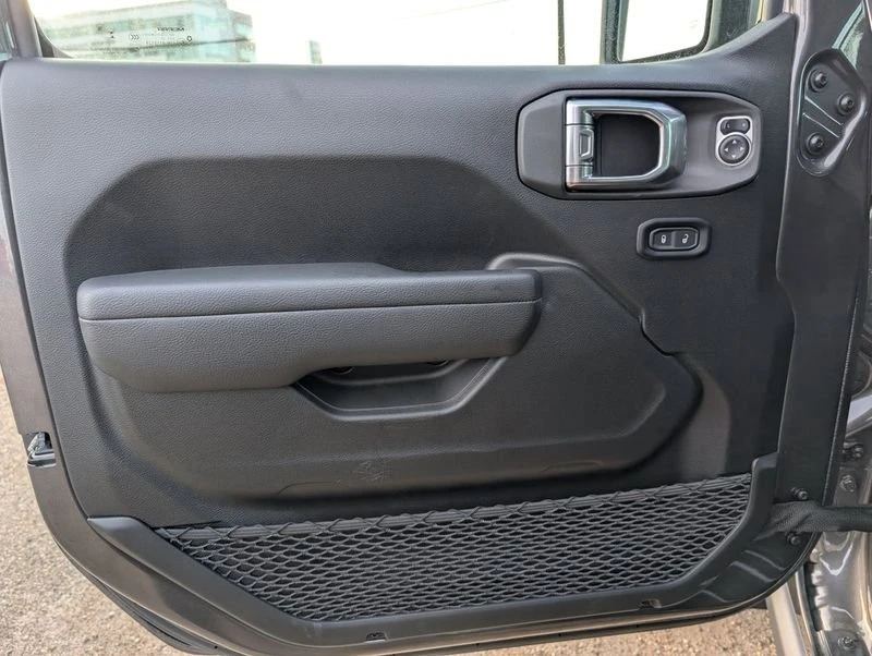 2025 Jeep JT Gladiator - Image 14 of 20
