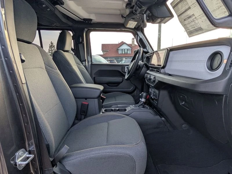 2025 Jeep JT Gladiator - Image 18 of 20