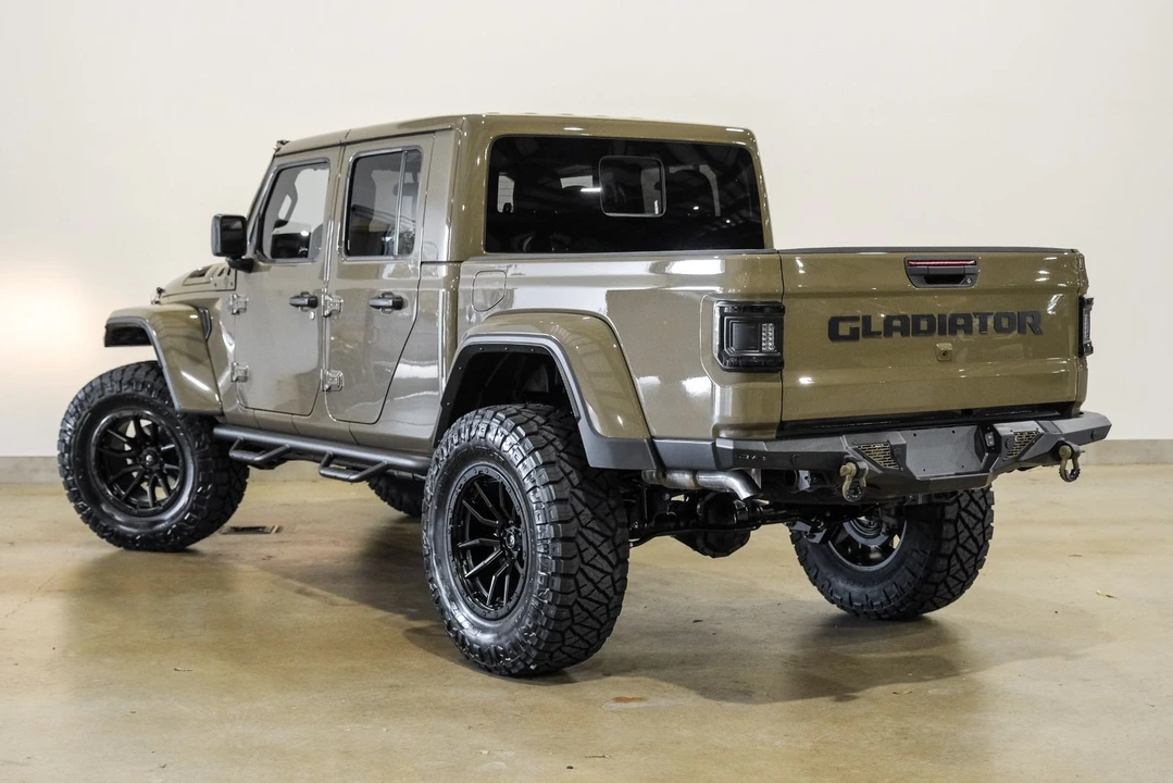 2025 Jeep JT Gladiator - Image 10 of 12