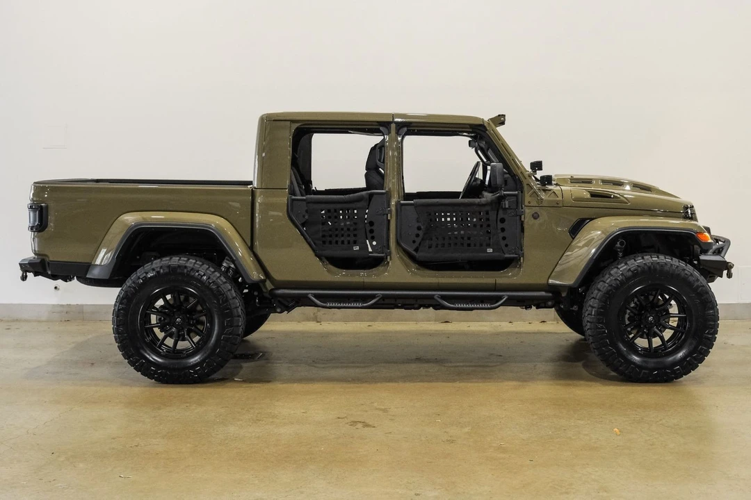 2025 Jeep JT Gladiator - Image 7 of 12