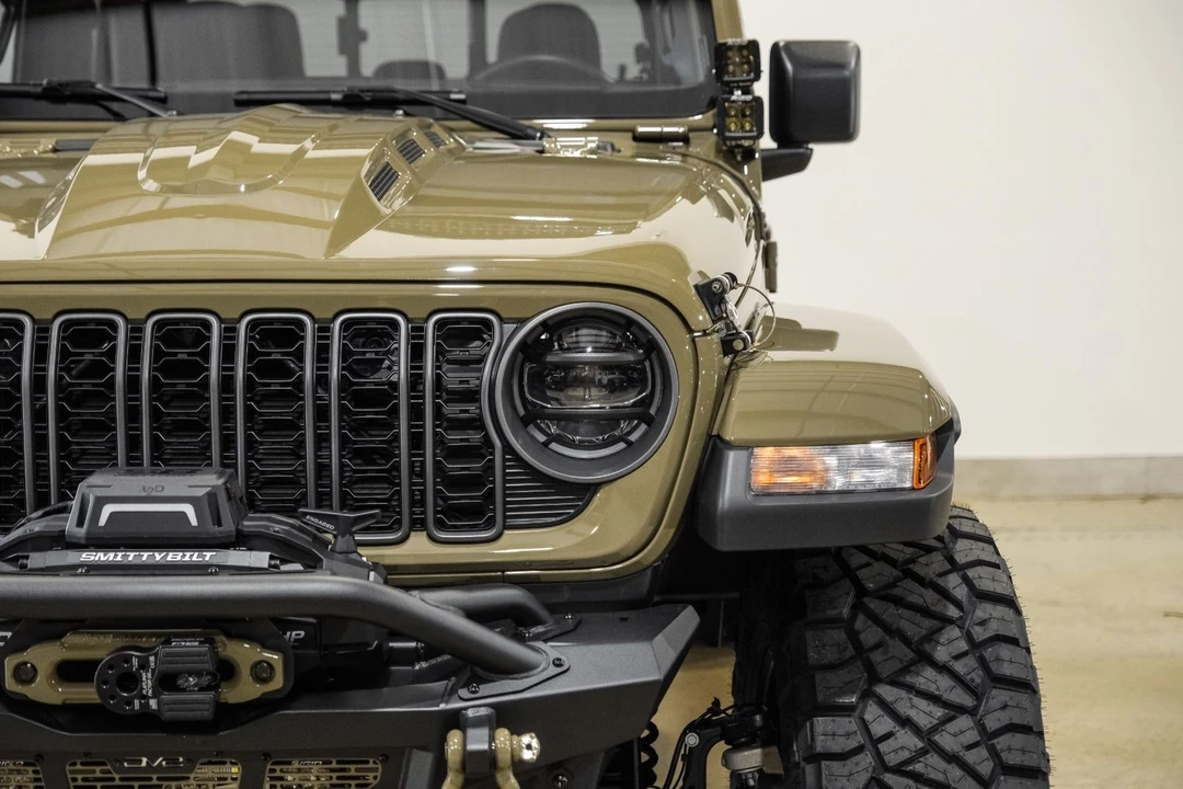 2025 Jeep JT Gladiator - Image 5 of 12