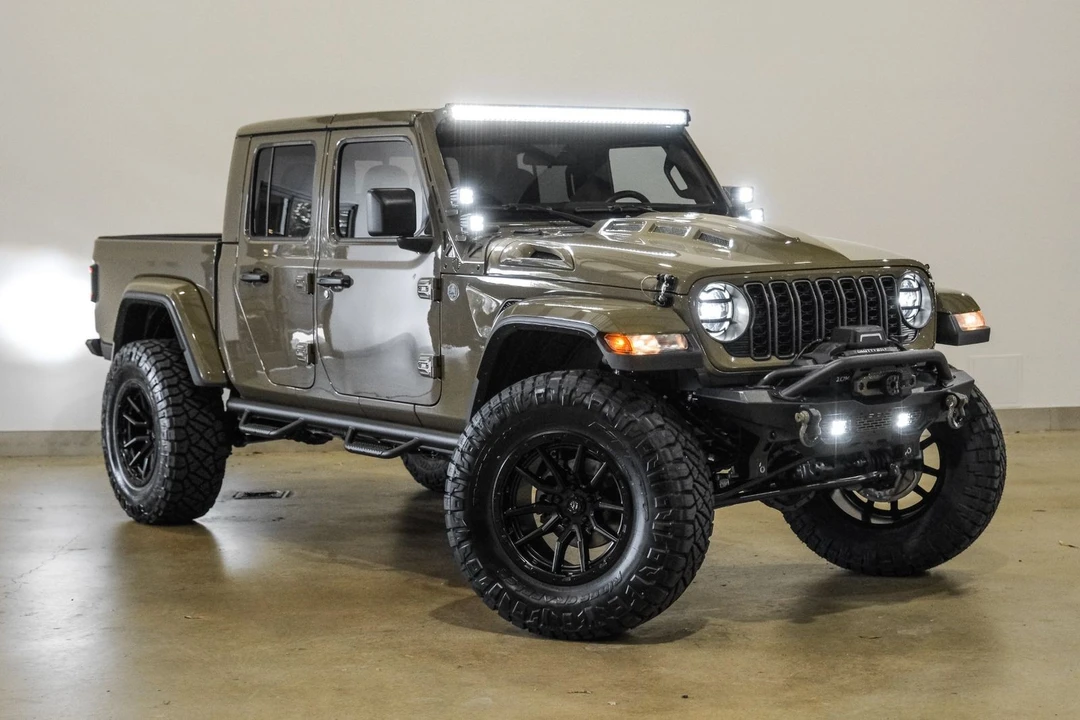 2025 Jeep JT Gladiator - Image 3 of 12