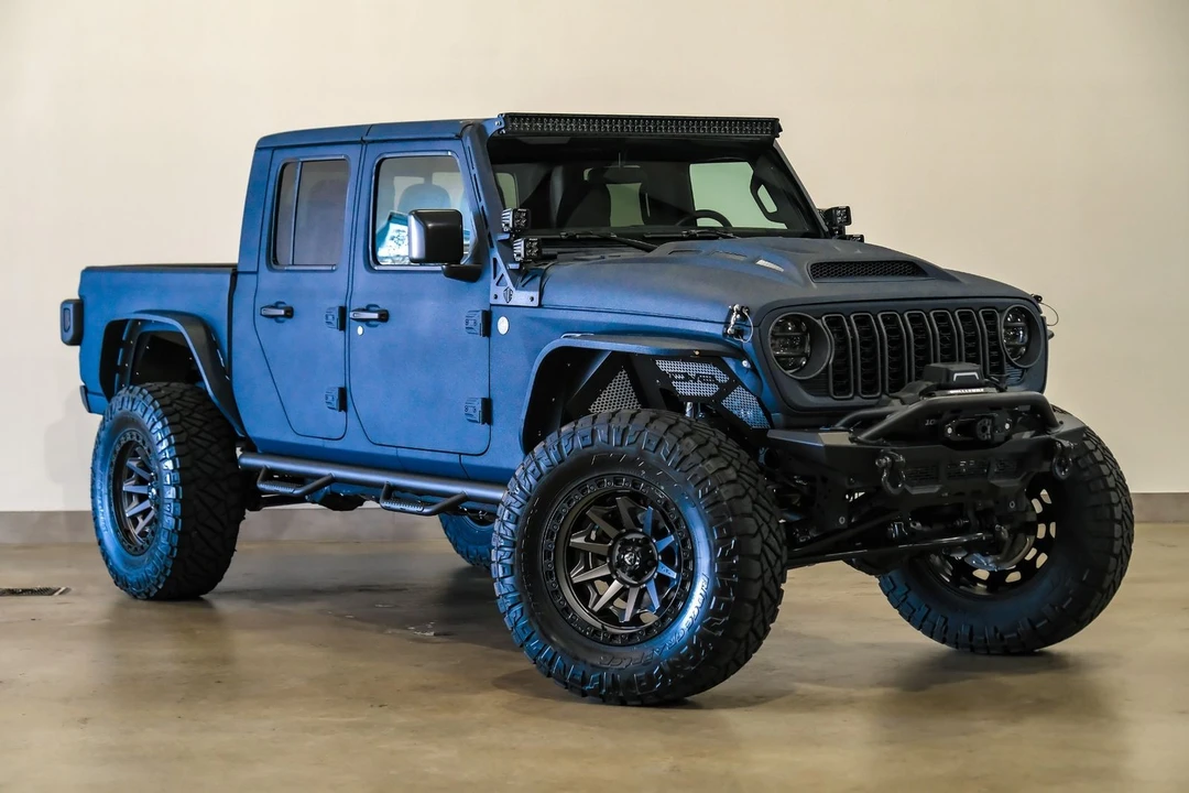 2025 Jeep JT Gladiator - Image 10 of 12