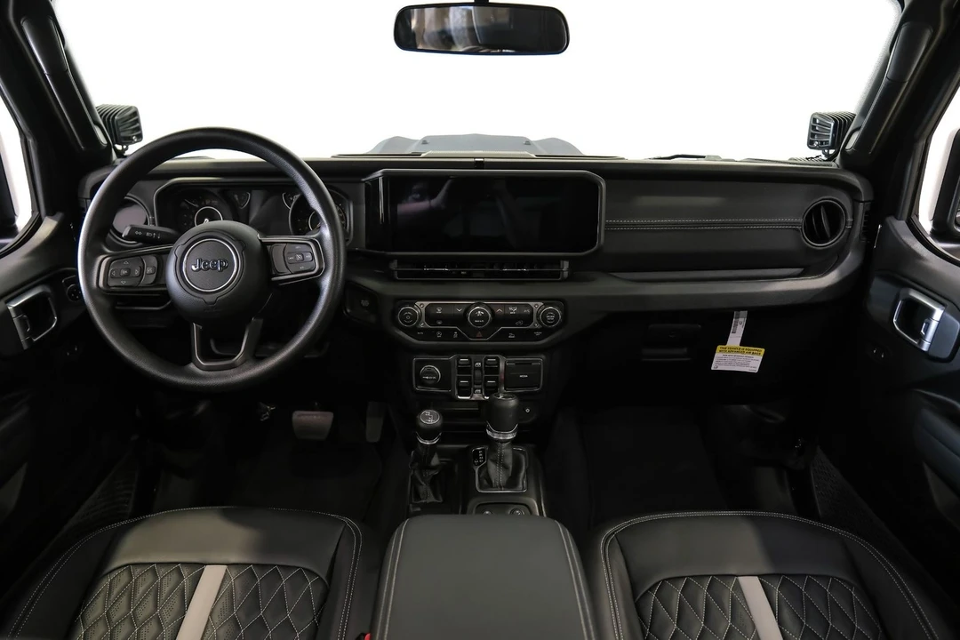 2025 Jeep JT Gladiator - Image 10 of 12