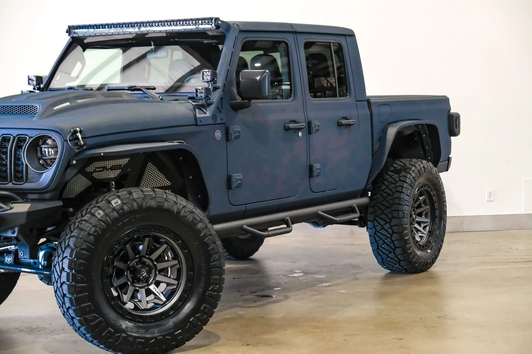 2025 Jeep JT Gladiator - Image 7 of 12