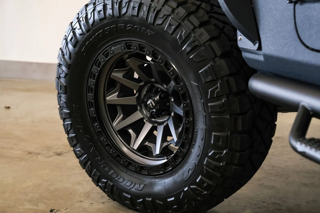 2025 Jeep JT Gladiator - Image 7 of 12