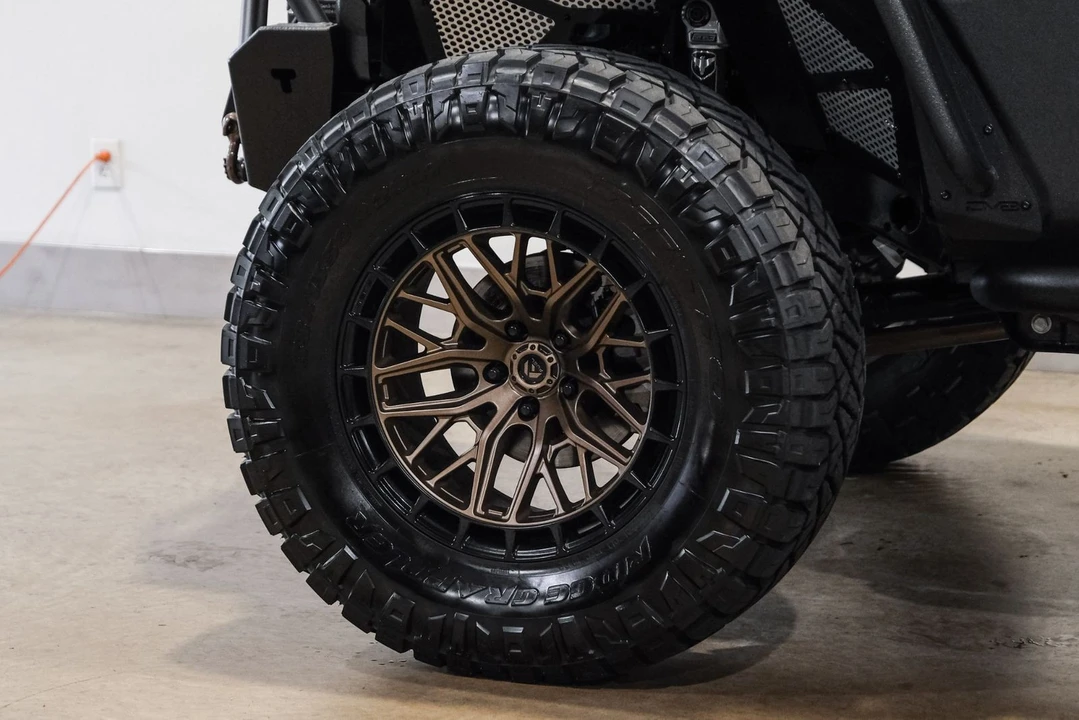 2025 Jeep JT Gladiator - Image 9 of 12