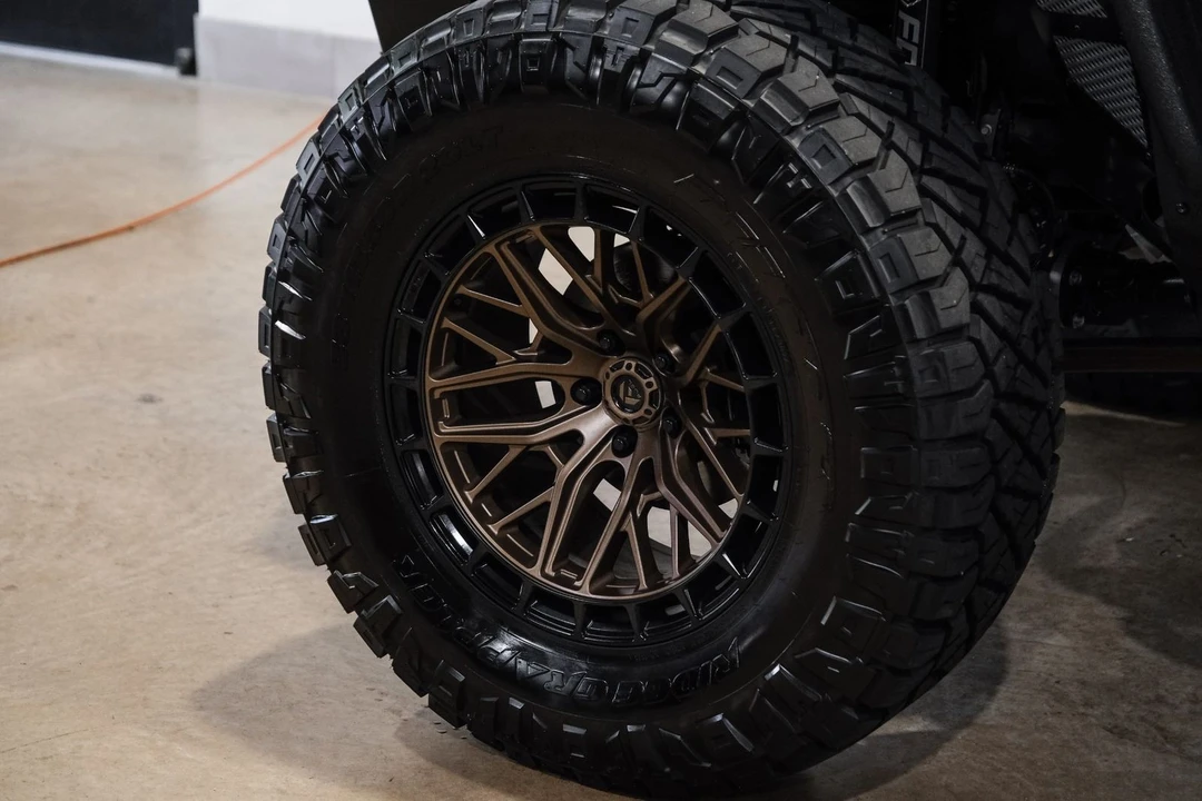 2025 Jeep JT Gladiator - Image 10 of 12