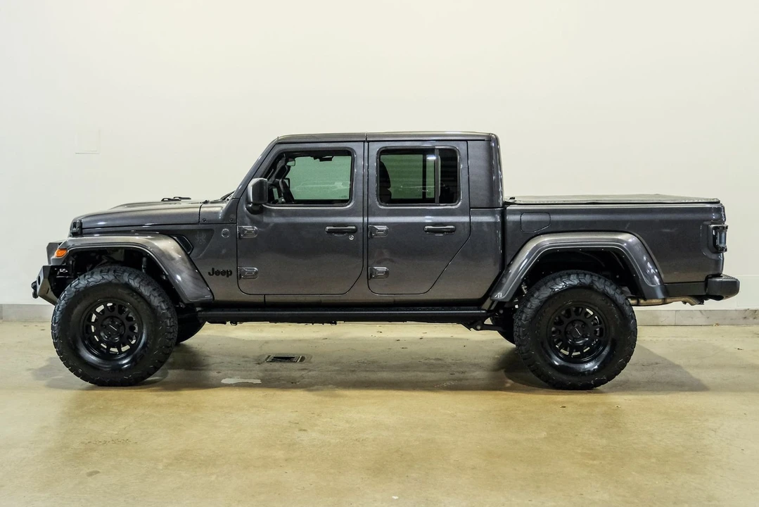 2025 Jeep JT Gladiator - Image 8 of 12