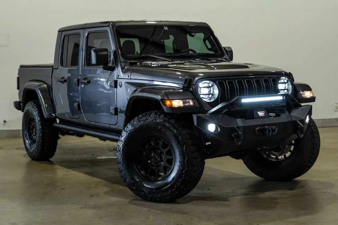2025 Jeep JT Gladiator - Image 4 of 12