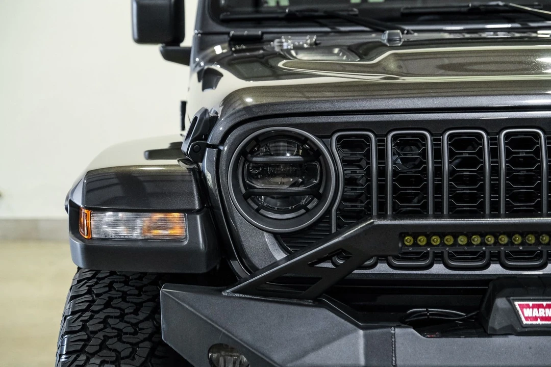2025 Jeep JT Gladiator - Image 3 of 12