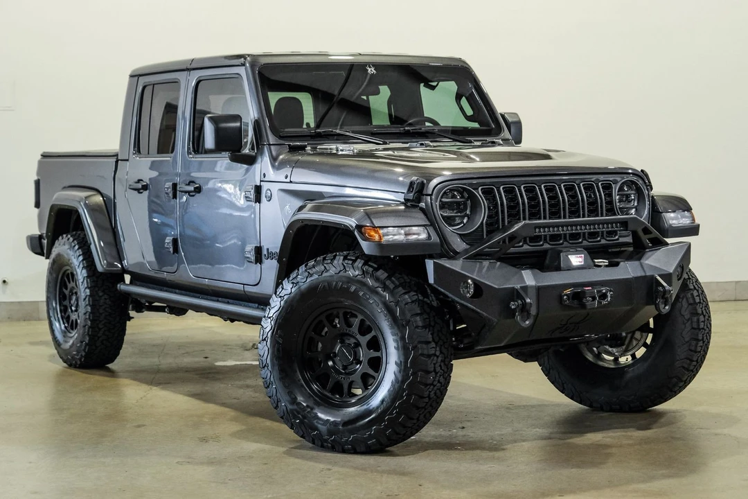 2025 Jeep JT Gladiator - Image 5 of 12