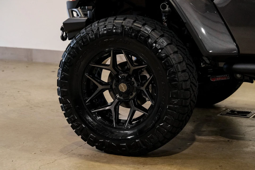 2025 Jeep JT Gladiator - Image 9 of 12