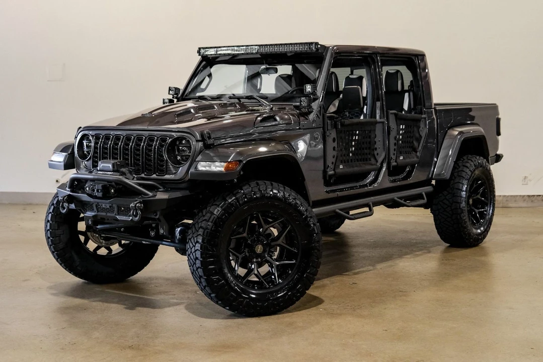 2025 Jeep JT Gladiator - Image 5 of 12