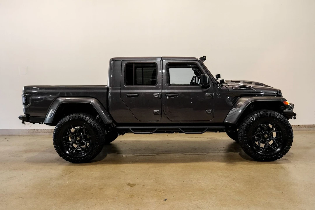 2025 Jeep JT Gladiator - Image 8 of 12
