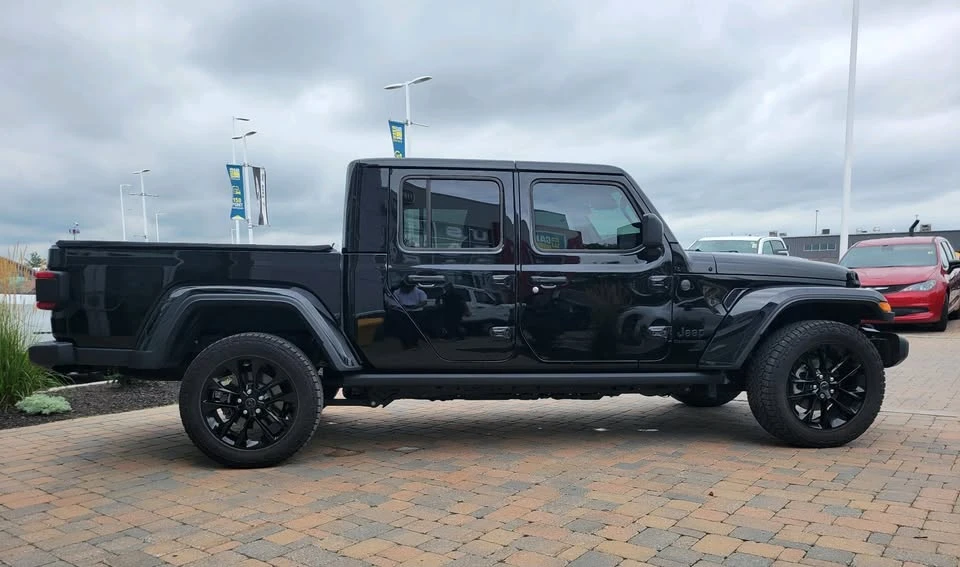 2025 Jeep JT Gladiator - Image 8 of 20