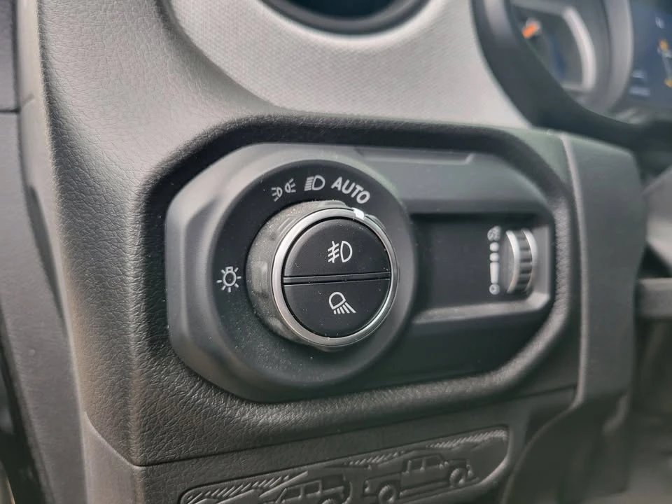 2025 Jeep JT Gladiator - Image 17 of 20