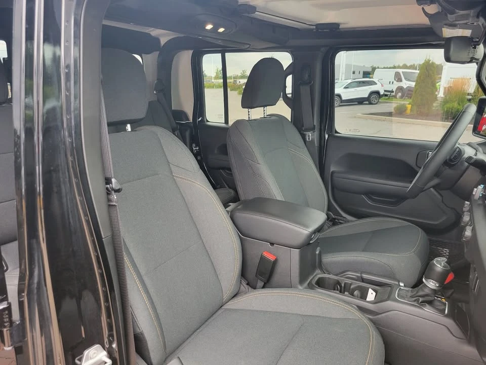 2025 Jeep JT Gladiator - Image 10 of 20